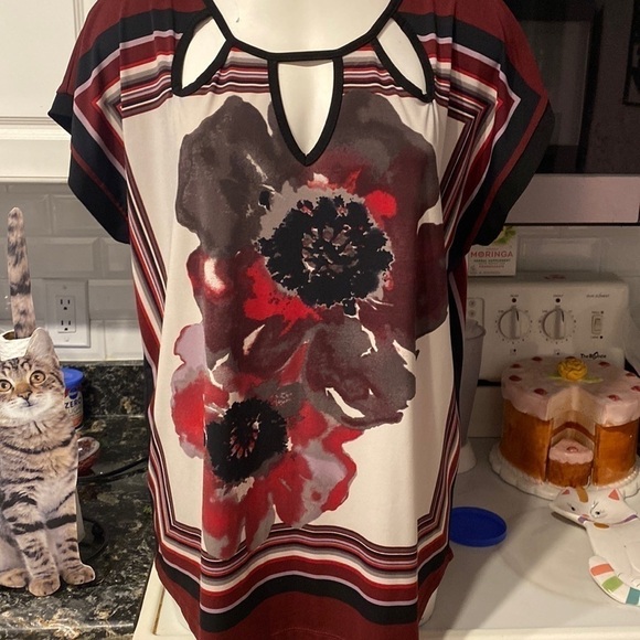Lavish Tops - H womens Lavish casual floral stretch plus size top 1X